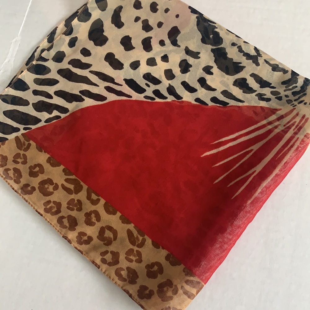 DONATED Vintage Leopard Print Scarf 20" Square